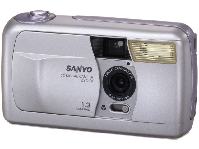 DSC-R1 �̐��i�摜