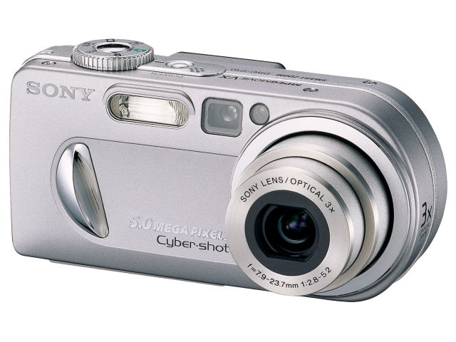 �T�C�o�[�V���b�g DSC-P10 �̐��i�摜