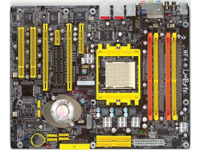 LANPARTY UT nF4 SLI-D �̐��i�摜