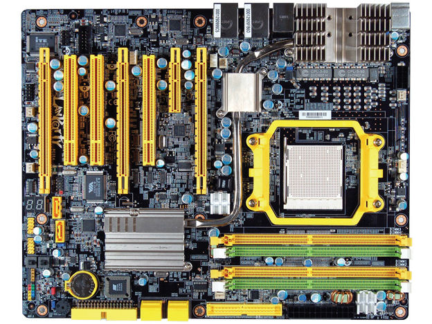 LANPARTY UT 790FX-M2R �̐��i�摜