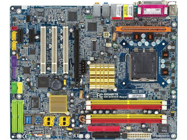 GA-8I955X Royal �̐��i�摜