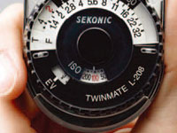 �c�C�����C�g L-208