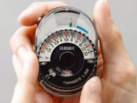 �c�C�����C�g L-208