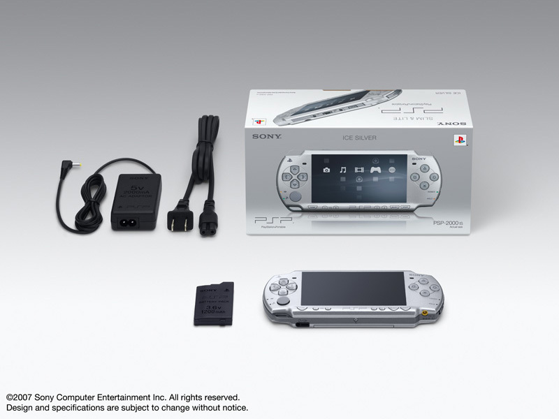 PSP �v���C�X�e�[�V�����E�|�[�^�u�� �A�C�X�E�V���o�[ PSP-2000 IS