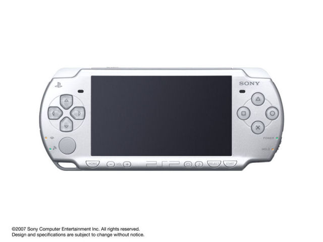 価格.com - PSP プレイステーション・ポータブル アイス・シルバー PSP-2000 IS の製品画像