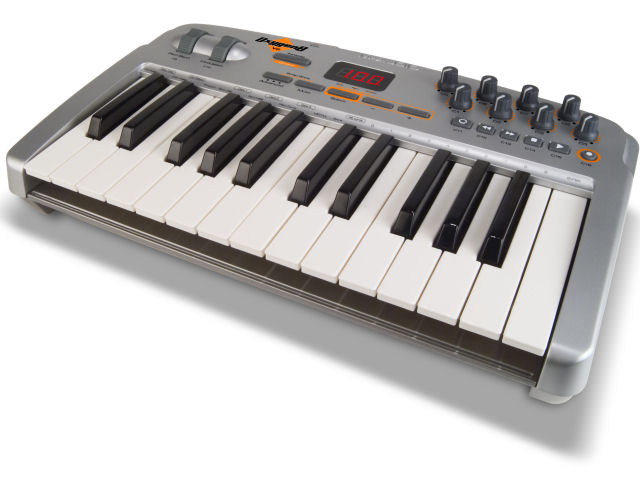 Oxygen 8 v2 �̐��i�摜