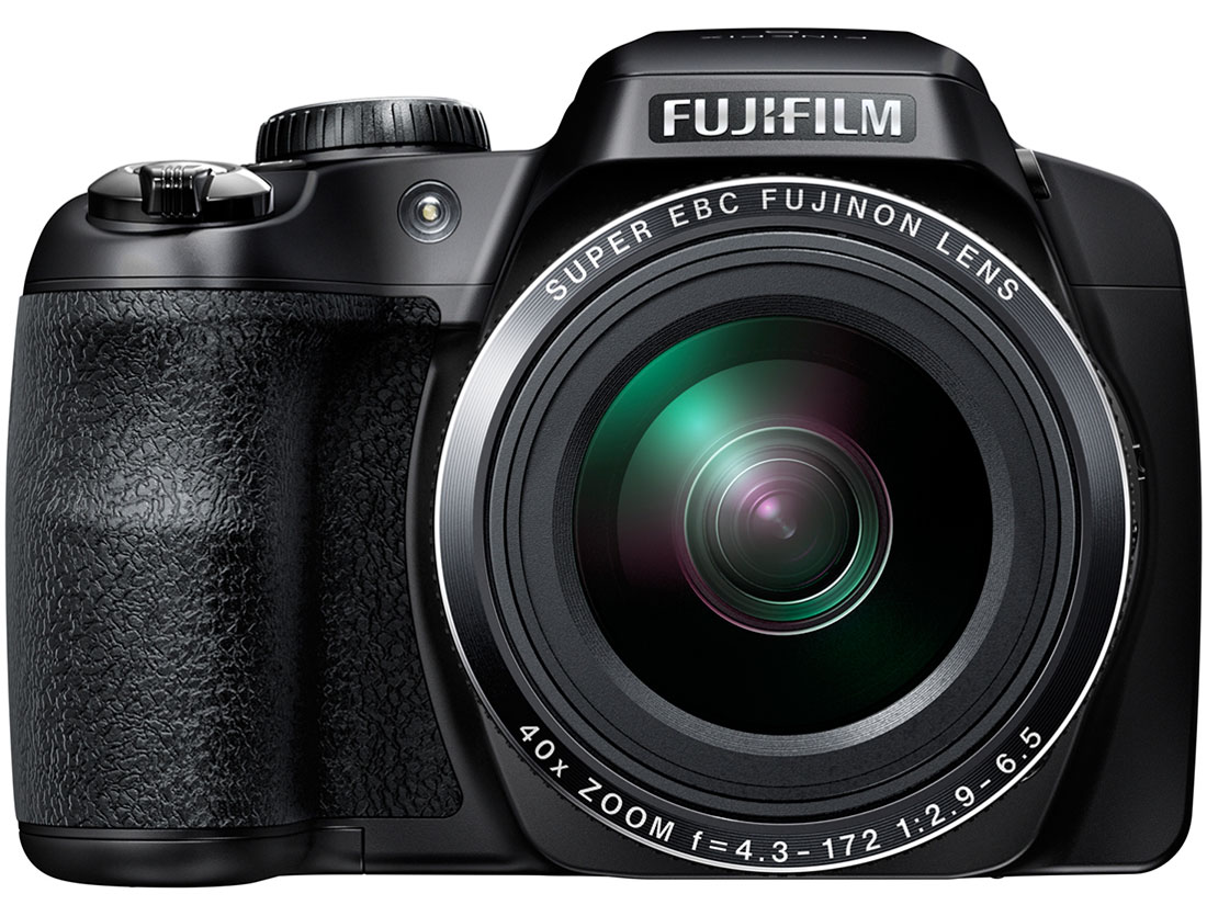 FinePix S8200