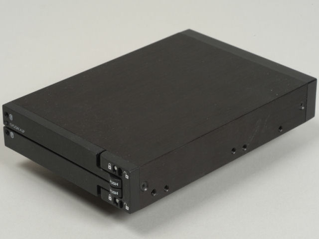 Portable Dual Drive Modules DIR-2221-SRAIDE �̐��i�摜