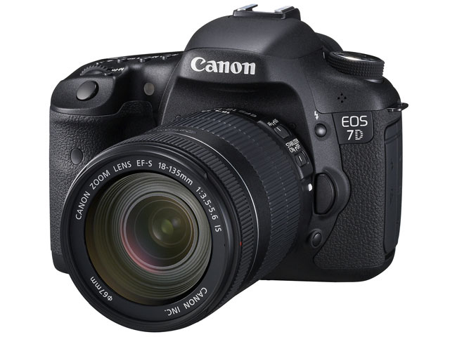 EOS 7D EF-S18-135 IS �����Y�L�b�g �̐��i�摜
