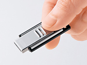 UFD-M8G2SV [8GB �V���o�[]