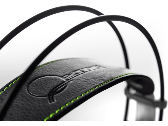 Q701BLK [�u���b�N]