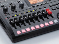 R8 Recorder Interface Controller Sampler