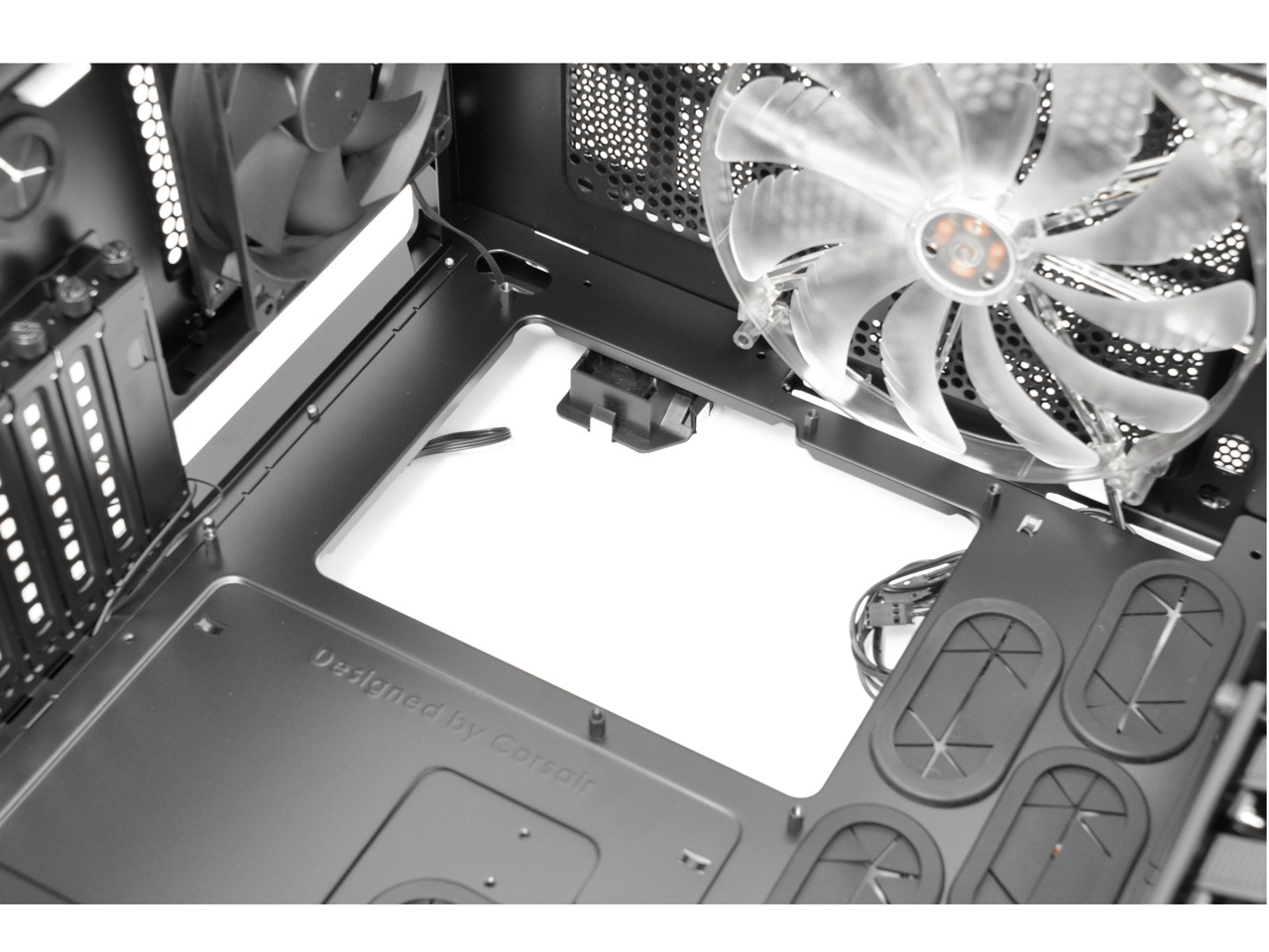 Graphite 600T CC600TWM-WHT