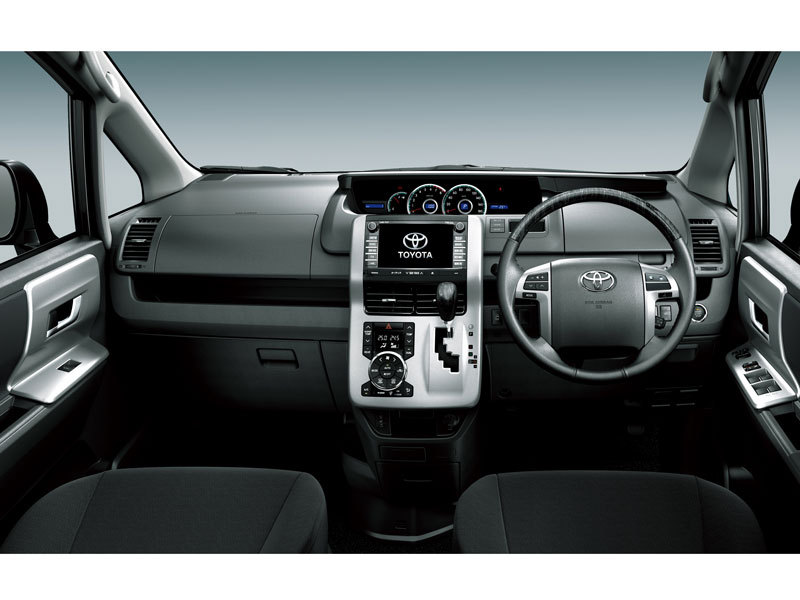 トヨタ ヴォクシー 2007年モデル ZS 煌Z (8人乗り)の価格・性能