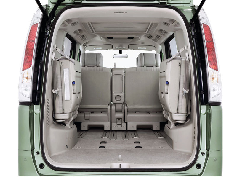 日産 セレナ 2010年モデル ハイウェイスターG S-HYBRID アドバンスドセーフティ  パッケージの価格・性能・装備・オプション（2013年12月25日発売） 価格.com