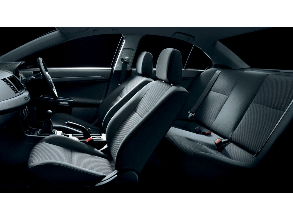 三菱 ランサーエボリューション 2007年モデル X GSR-Premiumの価格・性能・装備・オプション（2014年8月1日発売） 価格.com