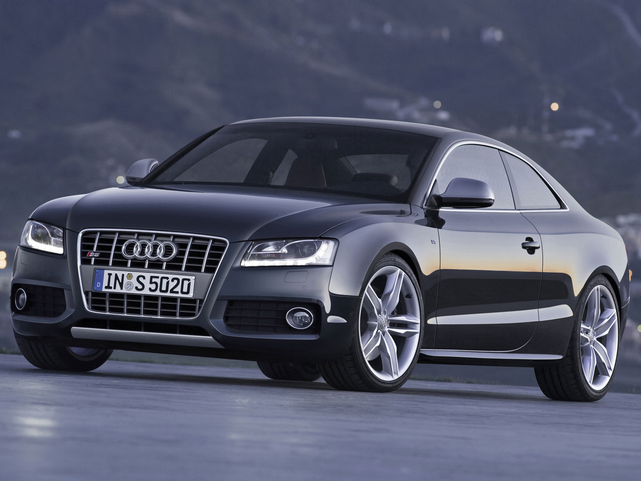 アウディ A4/A5に限定モデル「ブラックスタイルプラス」設定 | 中古車 