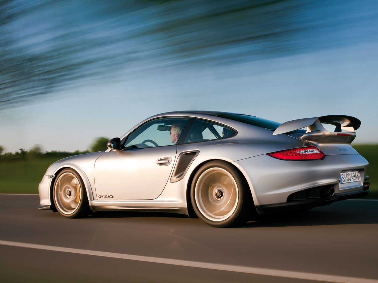 ポルシェ911GT2 UTモデル UT Models 1/18 ポルシェ911GT2 RED