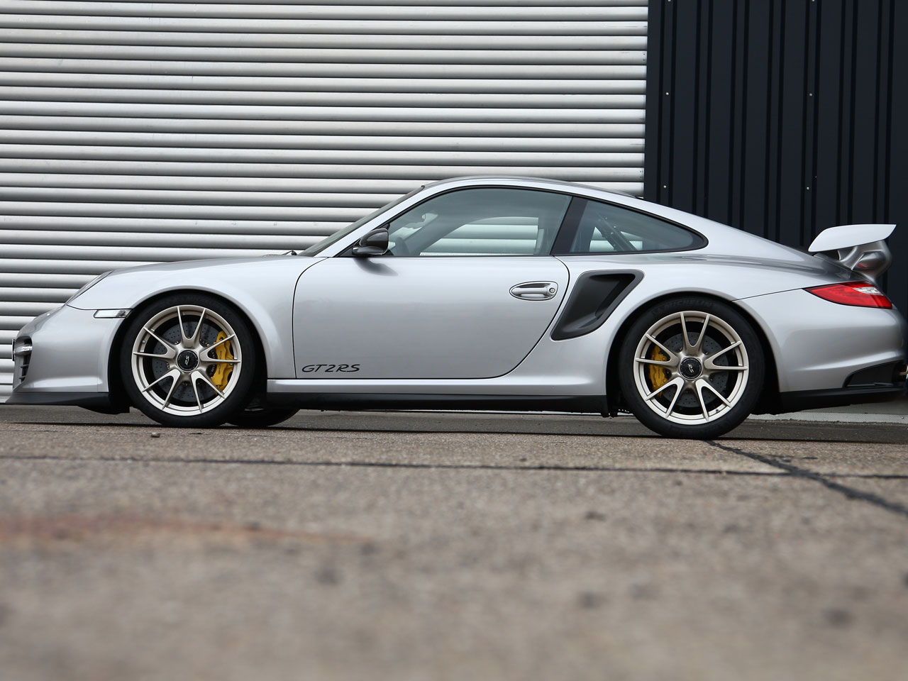 ポルシェ 911GT2 2002年モデル GT2の価格・性能・装備 ポルシェ 911GT2 2002年モデル GT2の価格・性能・装備