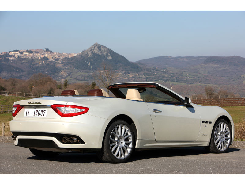 マセラッティ グランカブリオ 型式:ABA-MGC | GIGA's Basic(ジガベーシック)｜KRANZ グランカブリオ（マセラティ）の歴代モデル・グレード別カタログ情報