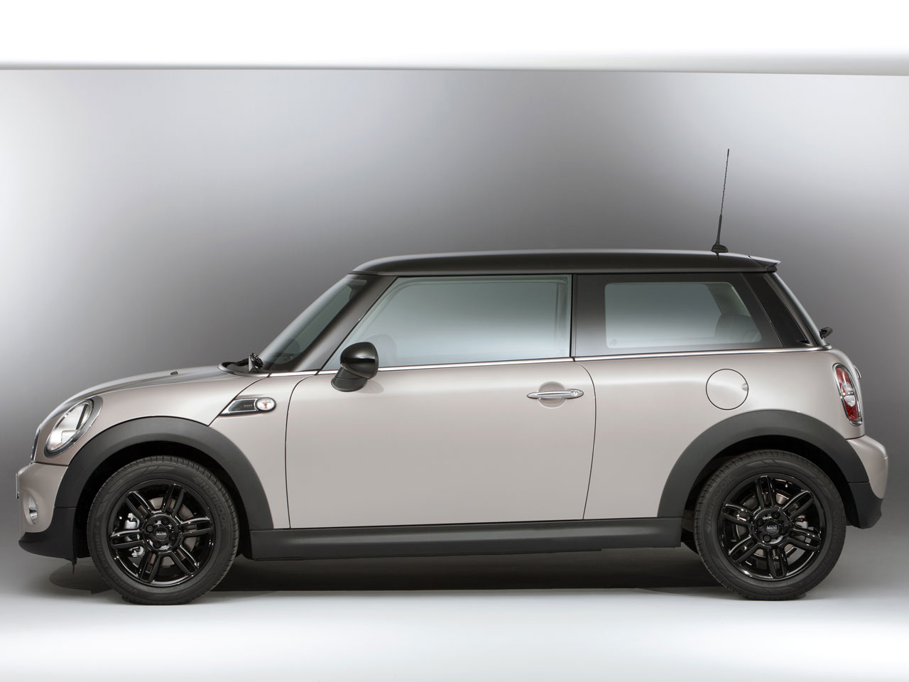ミニ MINI 3 DOOR 2007年モデル MINI ONE meets SAKURA. EDITION