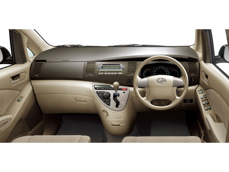 トヨタ アイシス 2004年モデル 2.0 PLATANAの価格・性能・装備・オプション（2004年9月28日発売） 価格.com