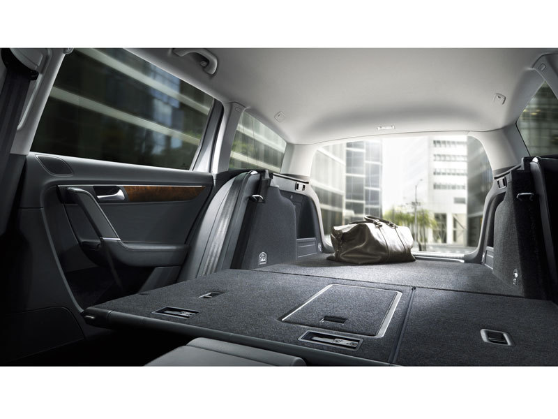 フォルクスワーゲン パサート ヴァリアント 2011年モデル TSI Comfortlineの価格・性能・装備・オプション（2013年4月10日発売） 