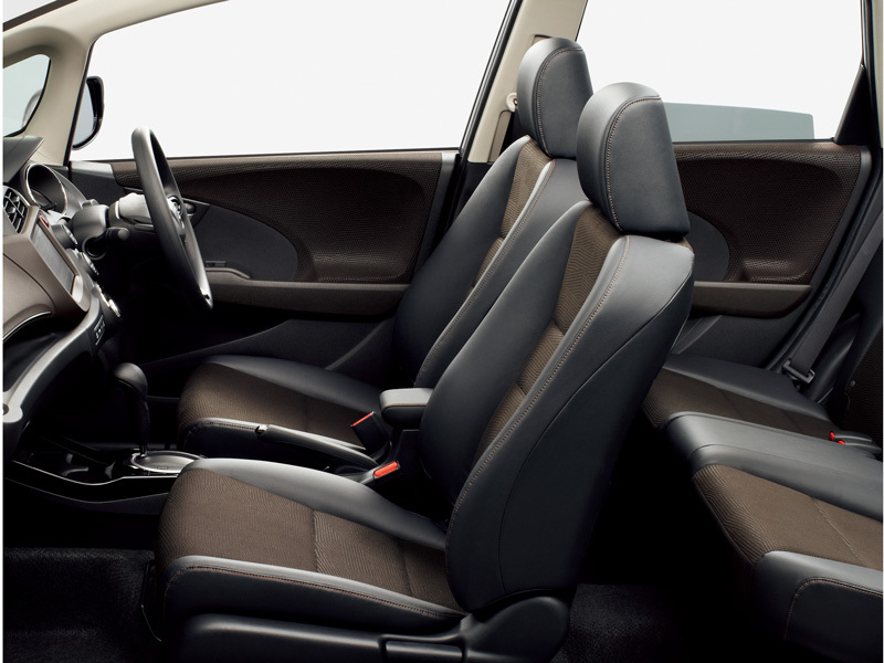 ホンダ フィットシャトル ハイブリッド 11年モデル Hybrid クールエディション 価格 性能 装備 オプション 13年12月19日発売 価格 Com