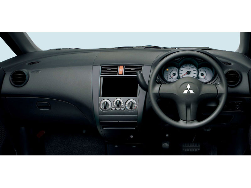 三菱 コルト 2002年モデル カジュアル バージョンの価格・性能・装備・オプション（2002年11月16日発売） 価格.com