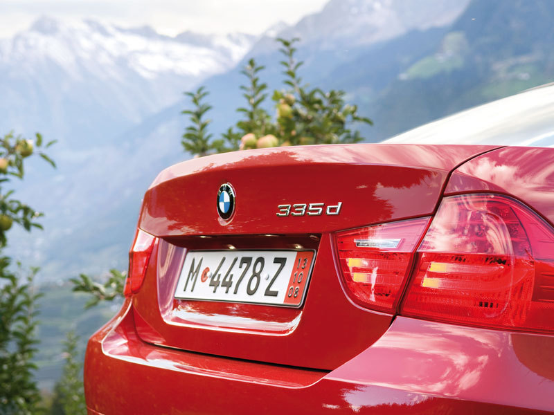 BMW 3シリーズ セダン 2005年モデル 320i M Sport カーボン  Editionの価格・性能・装備・オプション（2010年8月31日発売）