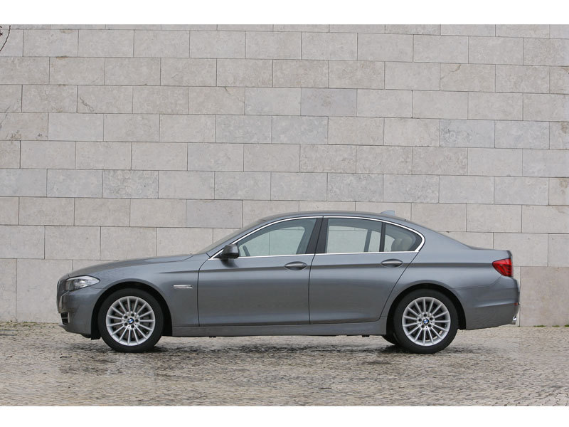 BMW 5シリーズ セダン 2010年モデル 523d Grace Lineの価格・性能・装備・オプション（2015年6月13日発売）