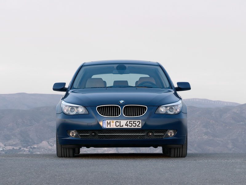BMW 5シリーズ　セダン　f10 F10型BMW 5シリーズはブランドのDNAを色濃く持ったパーソナル