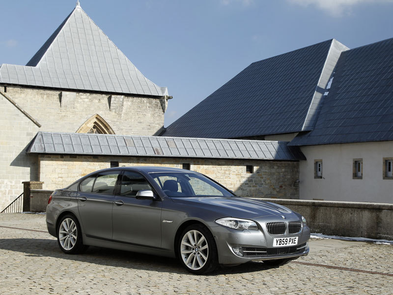 BMW 5シリーズ セダン 2010年モデル 528i 30th Anniversary Editionの価格・性能・装備・オプション（2011年9月27日発売）  価格.com