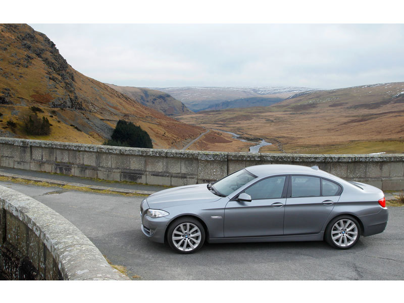 BMW 5シリーズ セダン 2010年モデルの価格・グレード一覧 価格.com