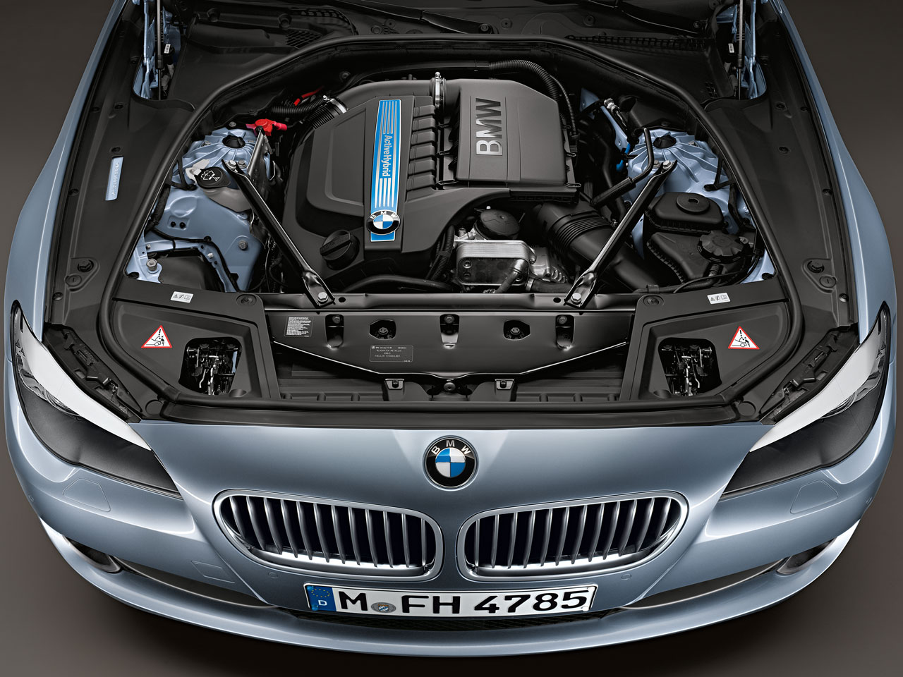 BMW 5シリーズ セダン 2010年モデル 550iの価格・性能・装備・オプション（2013年11月29日発売）