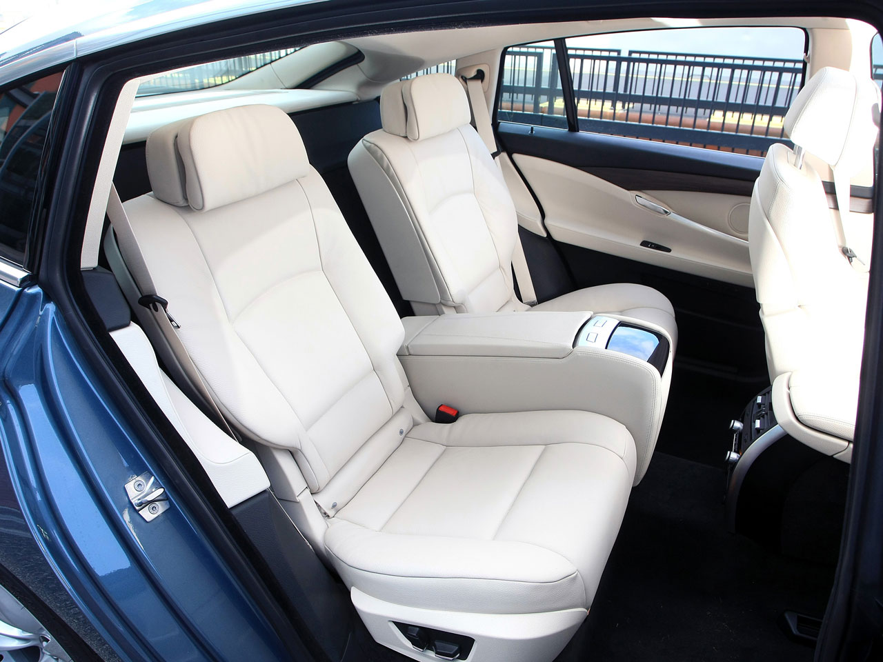 BMW 5シリーズ グランツーリスモの価格・新型情報・グレード諸元 価格.com