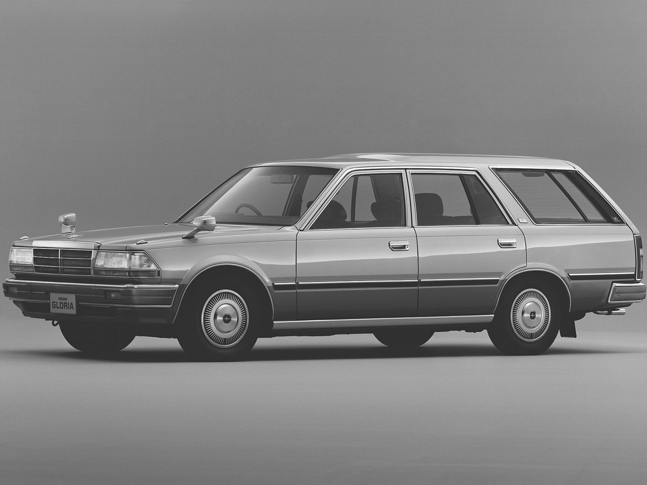 日産 グロリアワゴン 1983年モデル 新車画像