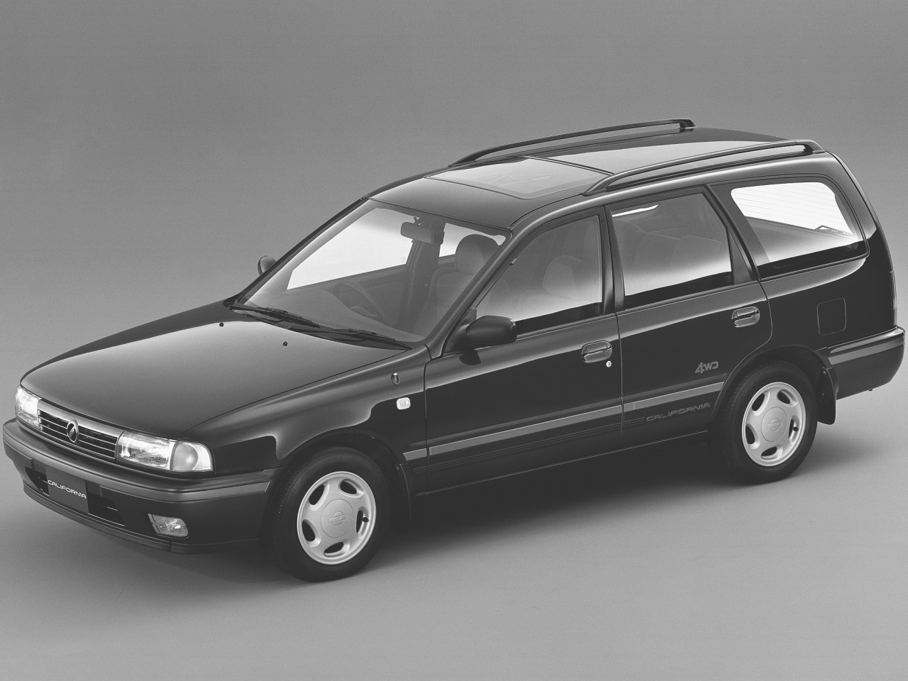 日産 サニー カリフォルニア 1990年モデル 新車画像