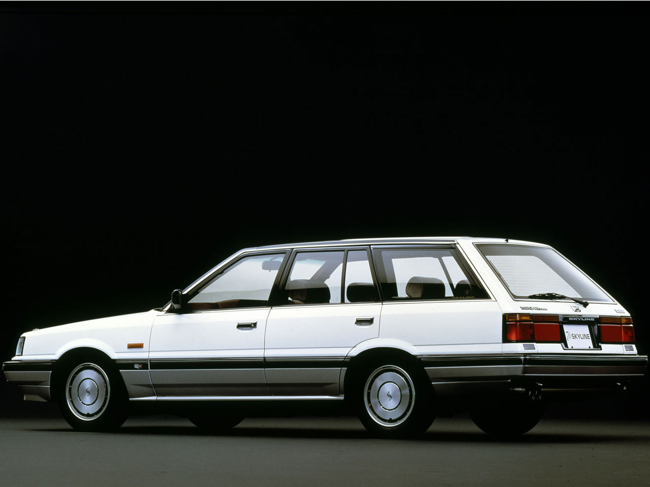 日産 スカイライン ワゴン 1985年モデル 新車画像