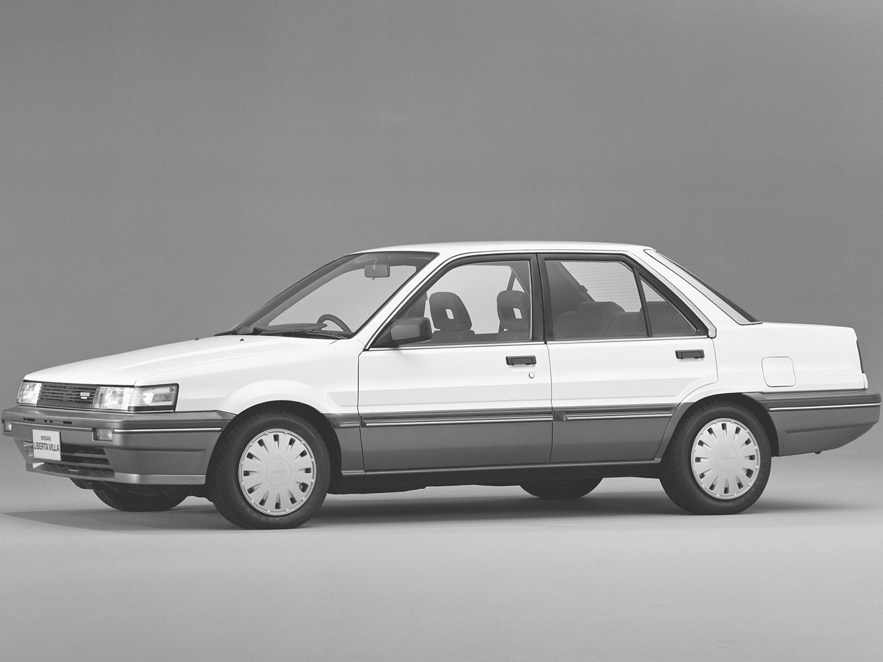 日産 リベルタビラ 1986年モデル 新車画像