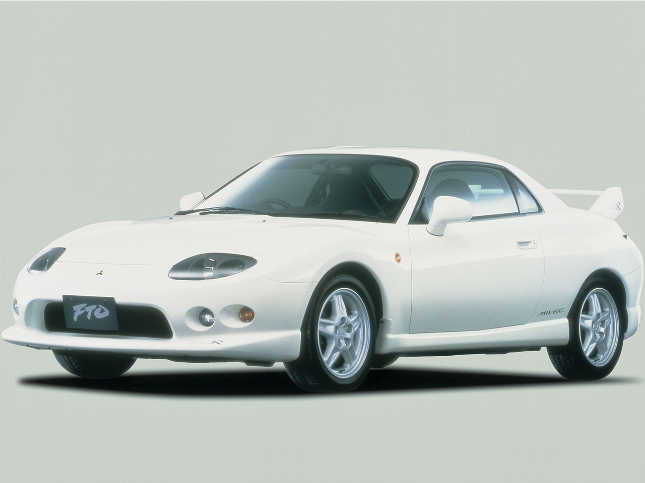三菱 FTO 1994年モデル 新車画像