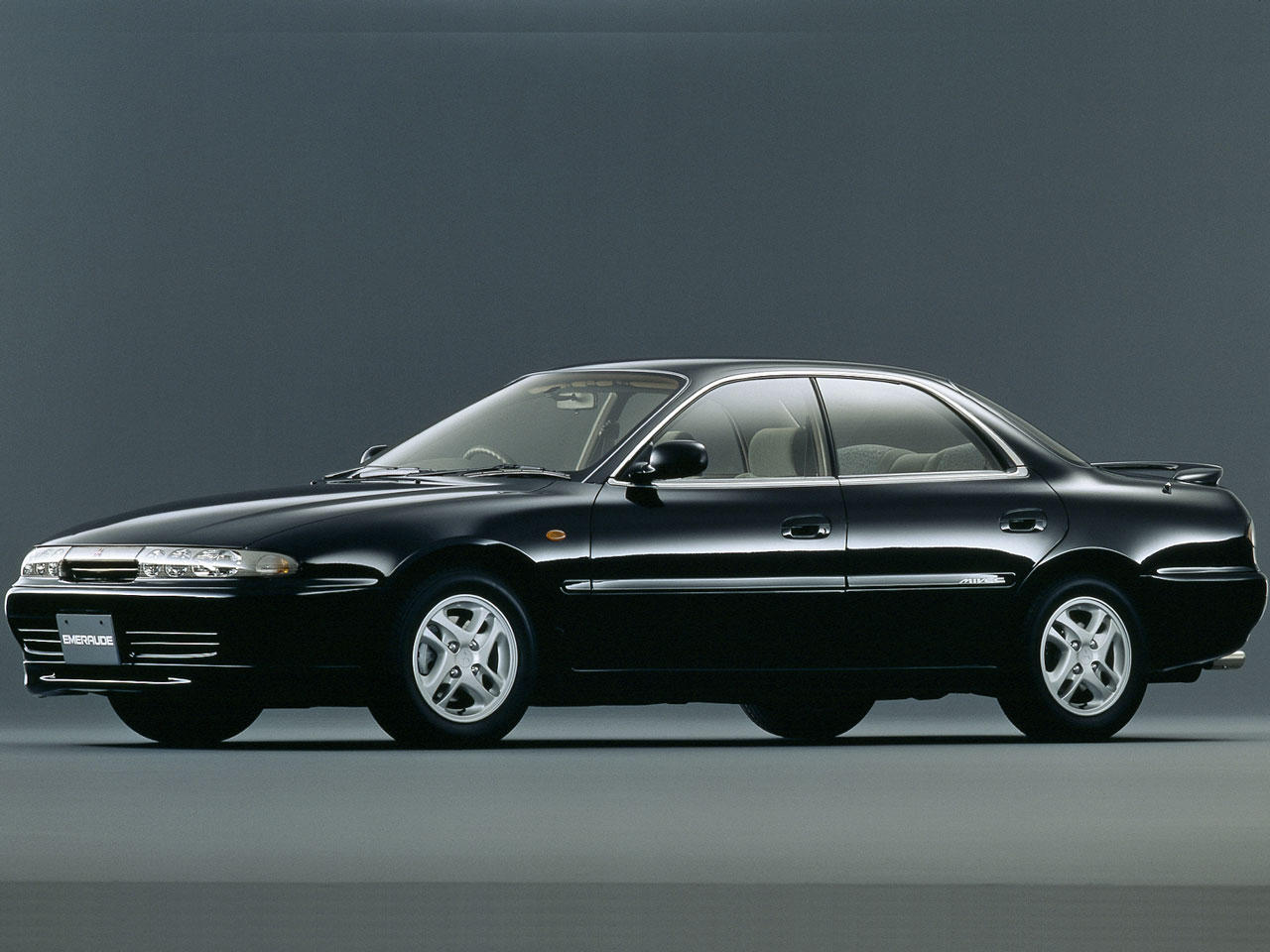 三菱 エメロード 1992年モデル 新車画像