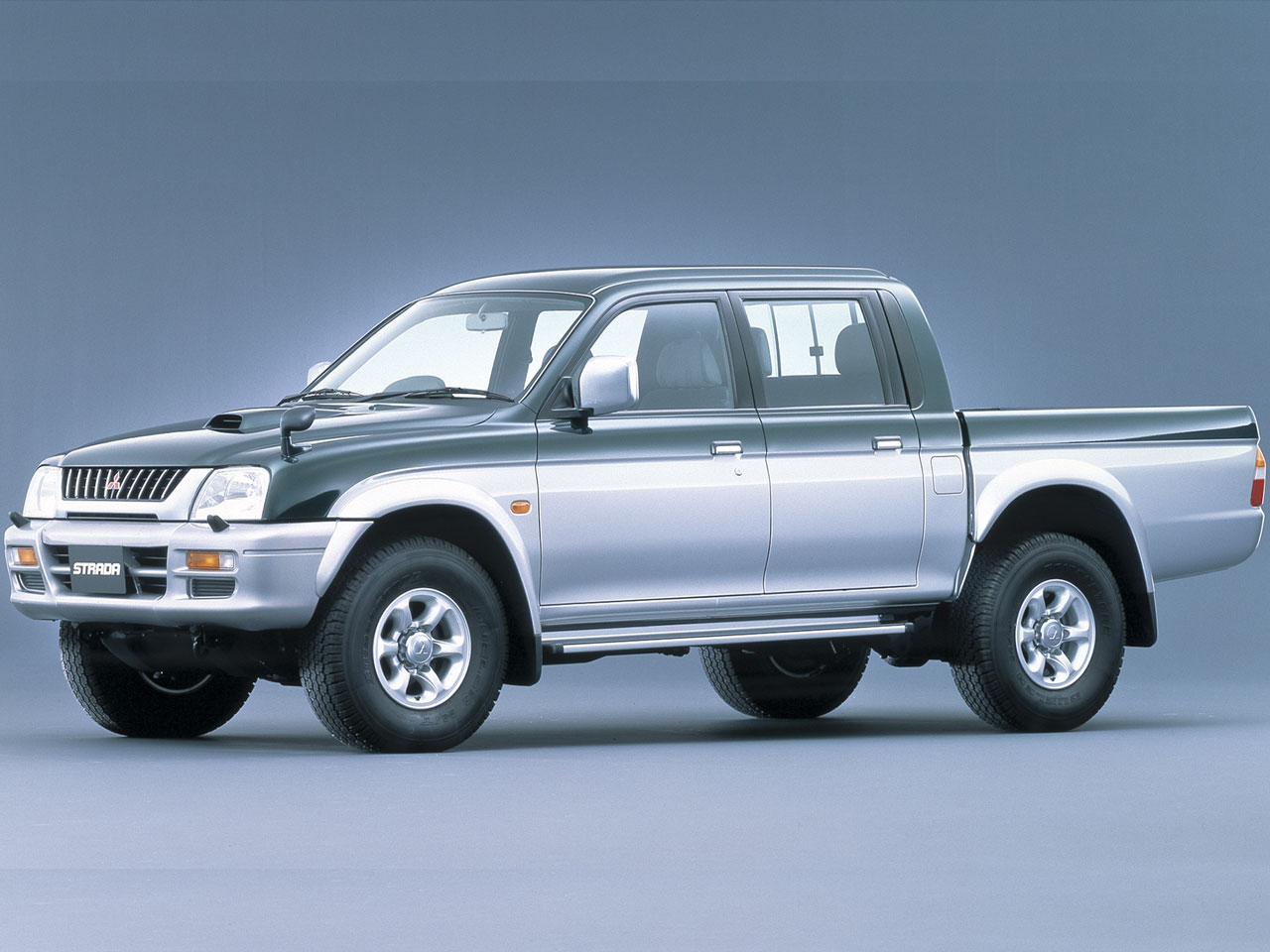 三菱 ストラーダ 1997年モデル 新車画像