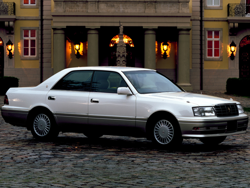 トヨタ クラウン 1995年モデル 新車画像