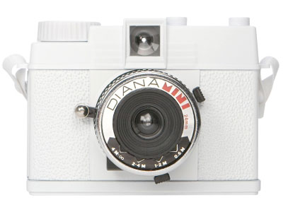 Diana Mini White �̐��i�摜