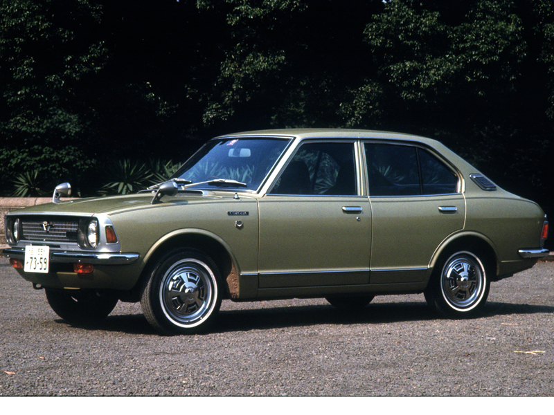 トヨタ カローラ 1970年モデル 新車画像