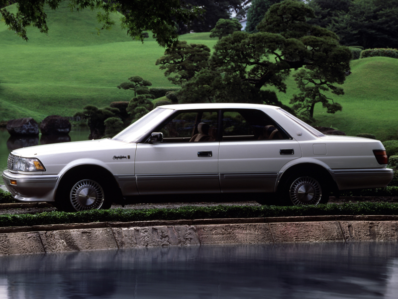 トヨタ クラウン 1987年モデル 新車画像