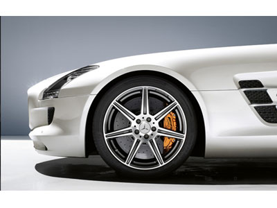 メルセデスAMG SLS AMG ロードスターの価格・新型情報・グレード諸元 