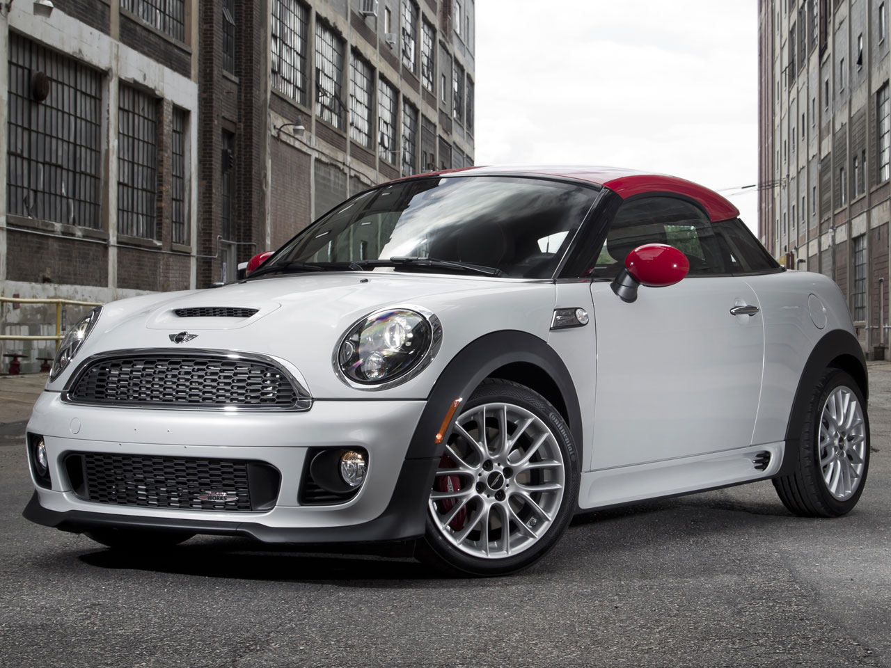 ミニ MINI COUPE (クーペ) 2011年モデル Cooper S (MT)の価格
