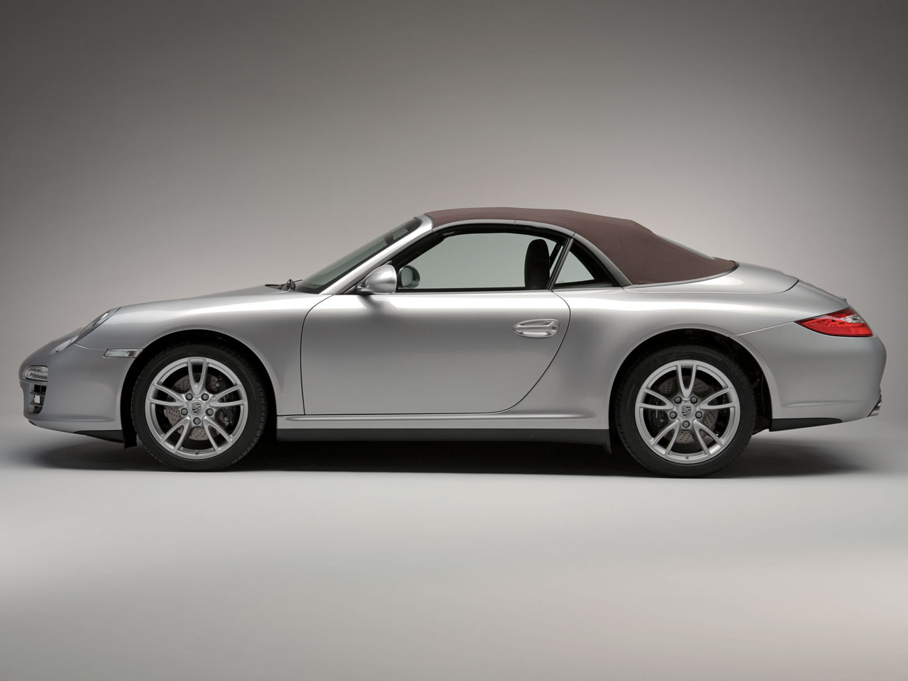 ポルシェ 911カレラ カブリオレ 2004年モデルの価格・グレード一覧